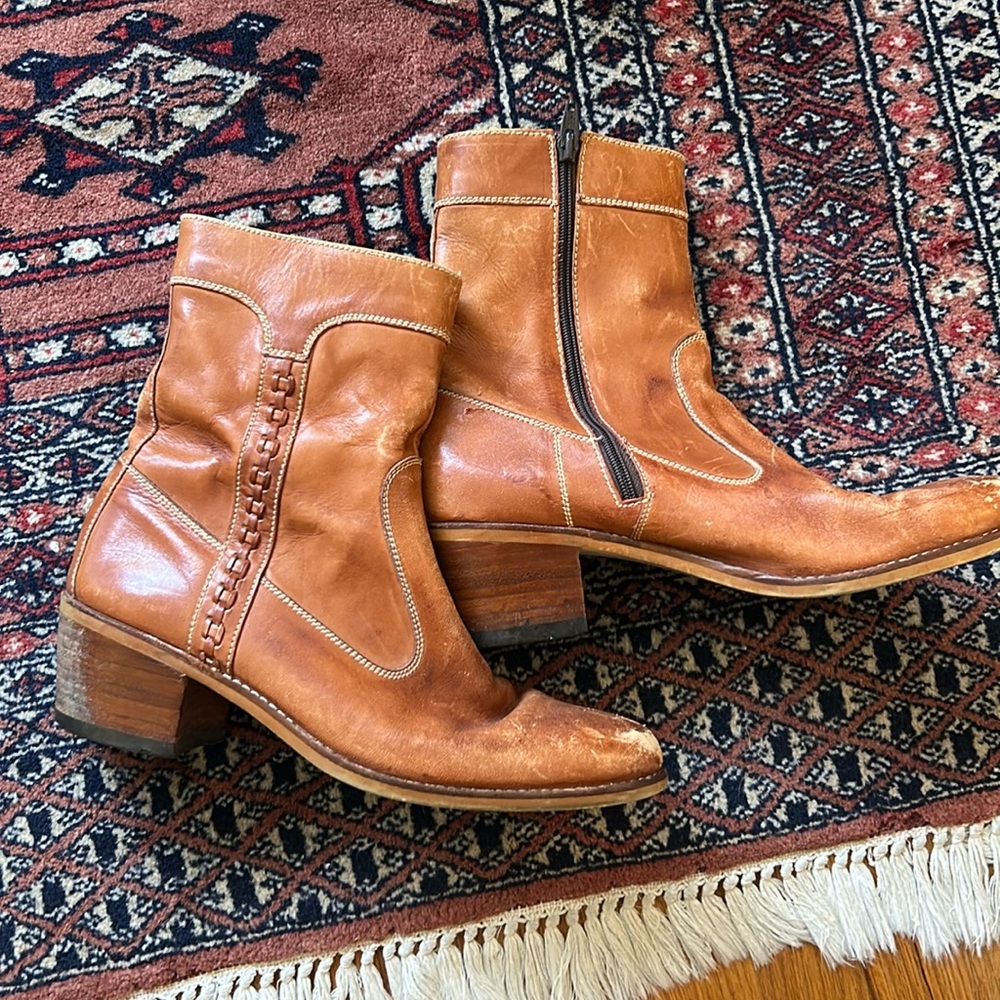 Vintage Tan Cowboy Boots